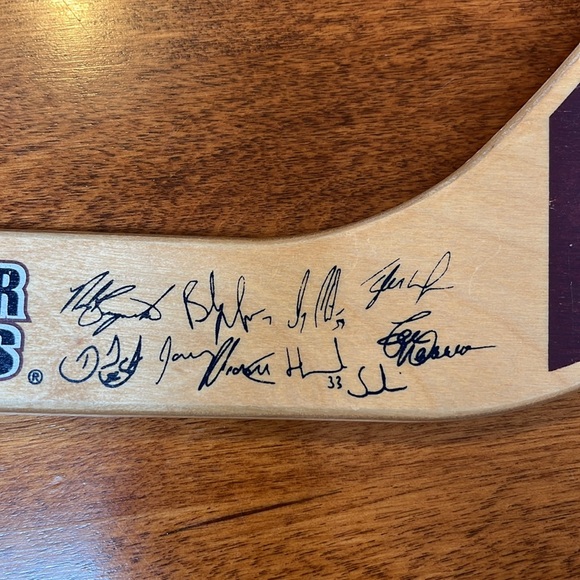 NHL | Vancouver Canucks souvenir mini hockey stick - Picture 2 of 5